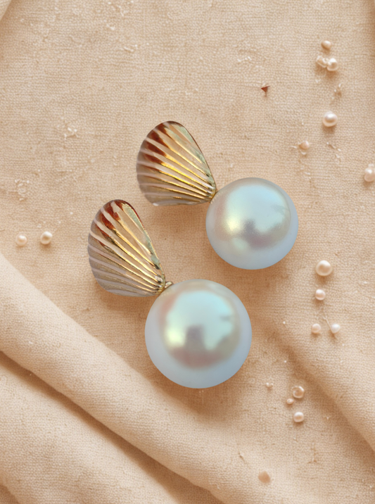 GOLDEN SHELL PEARL DROP EARRINGS