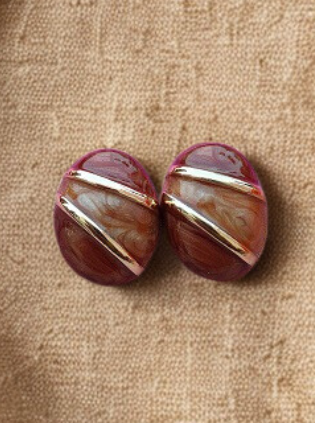 Red and olive green resin oval earrings with glossy gold streaks – Ladybreeze