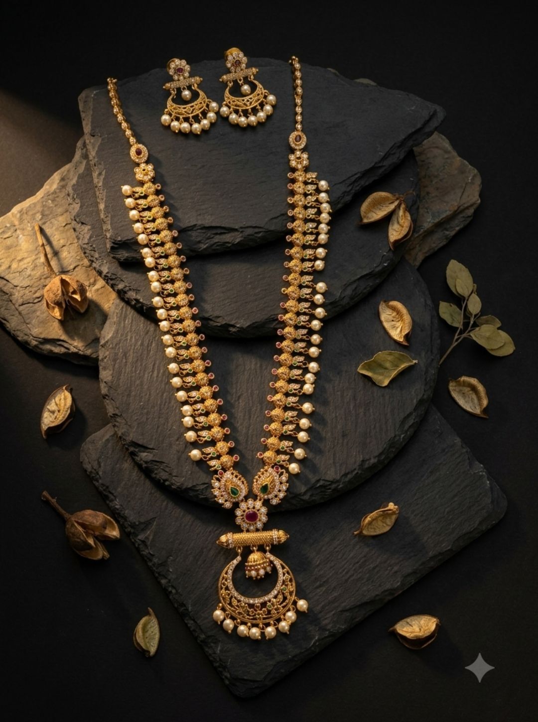 Traditional crescent pendant necklace set