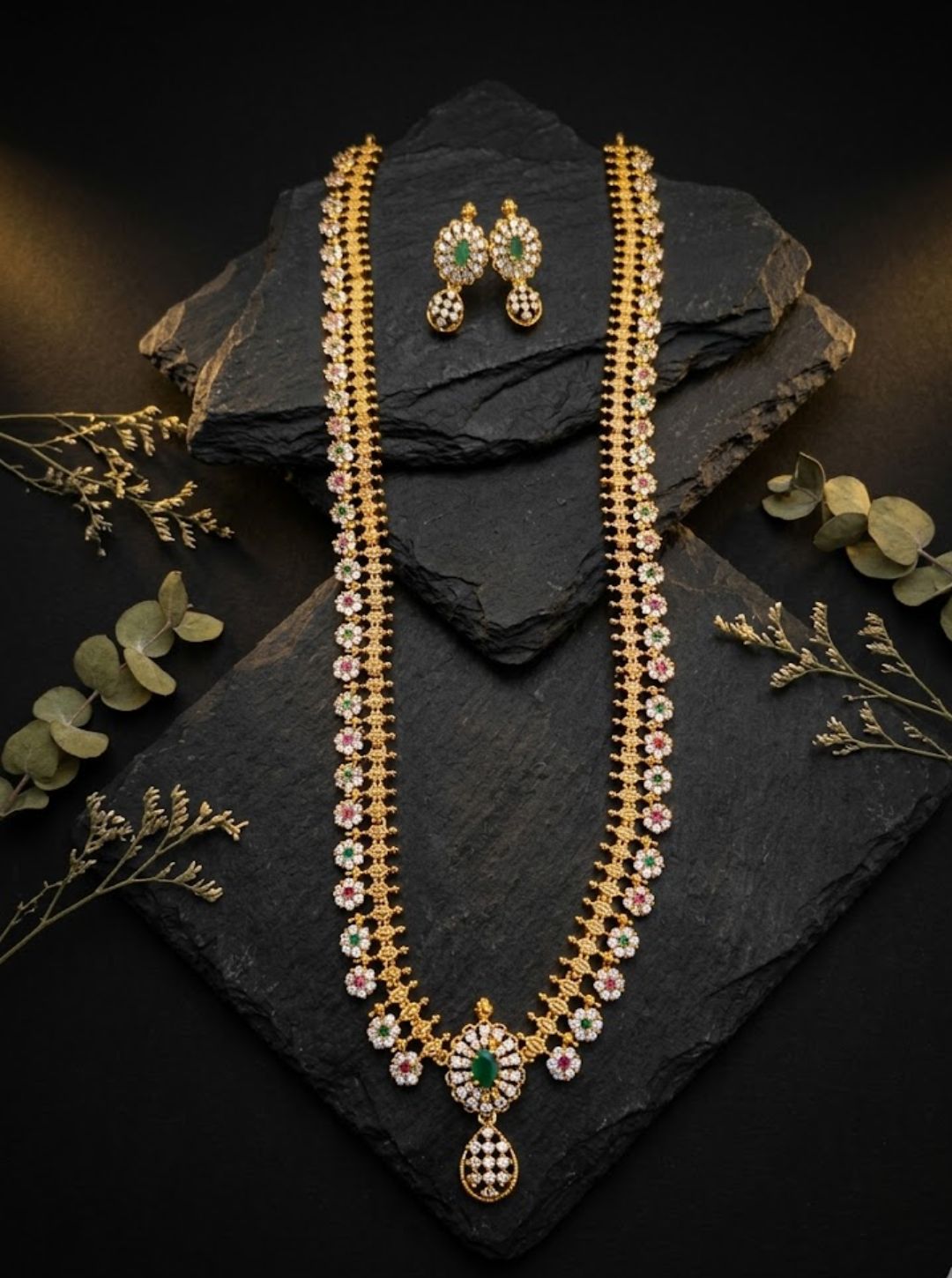 ANIKA EMERALD BLOOM NECKLACE