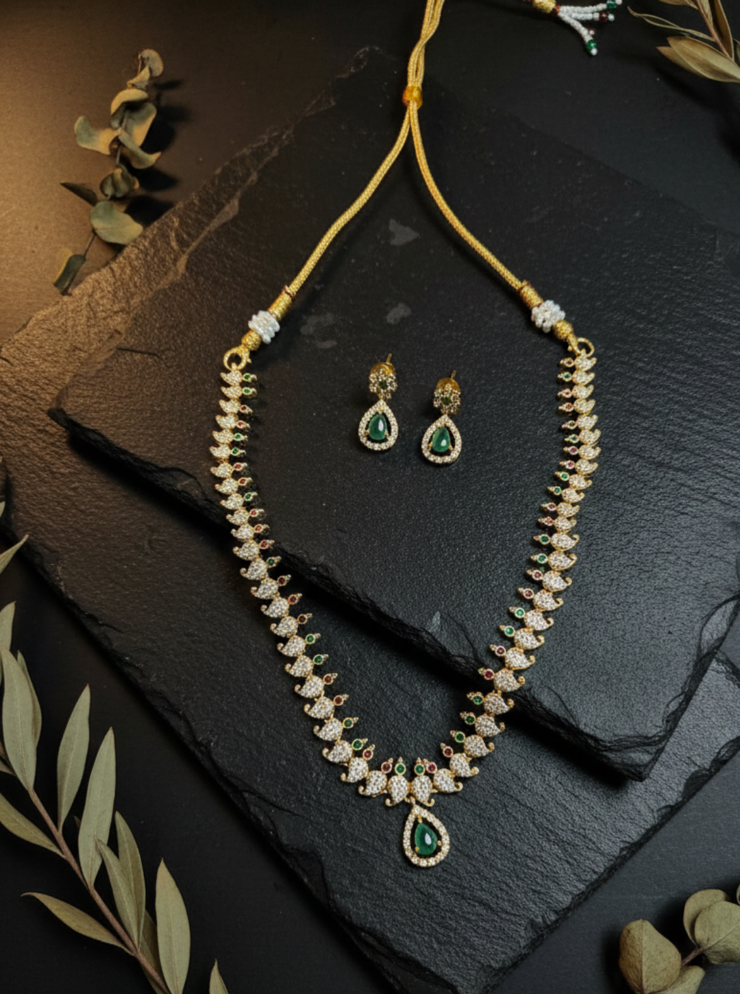 AARIKA DIAMOND-LIKE NECKLACE