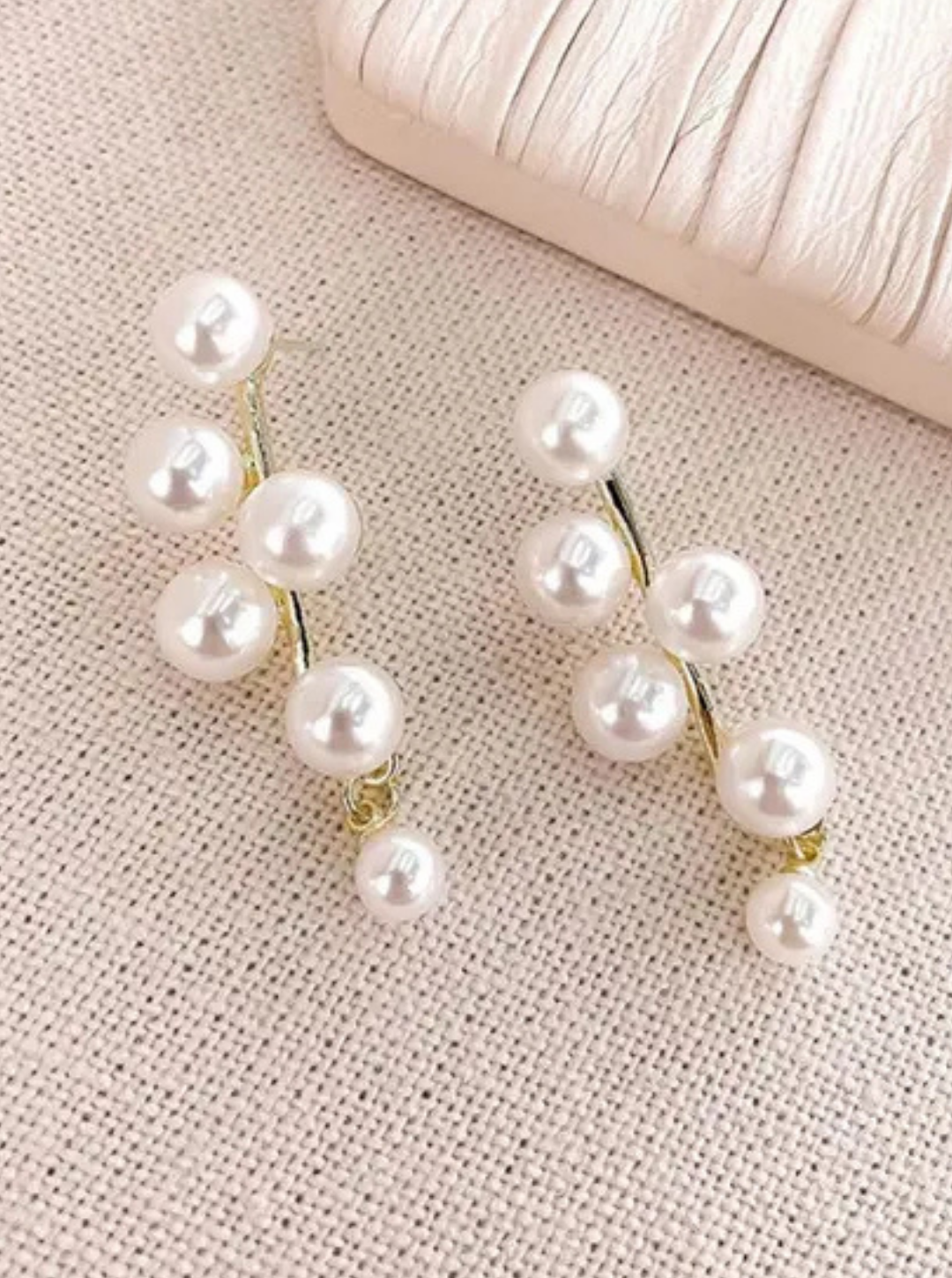 PEARLY ELEGANCE EARRINGS