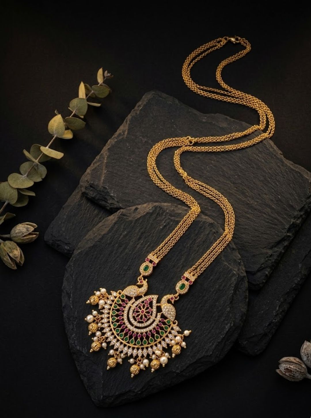 MAYURVALLI LONG-CHAIN NECKLACE