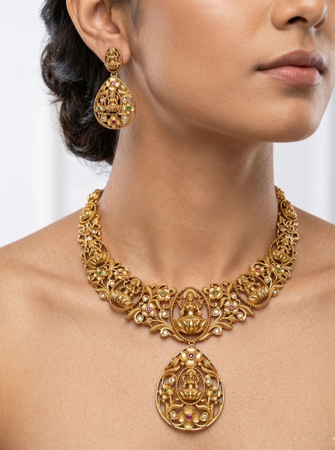 CLASSIC TEMPLE NECKLACE