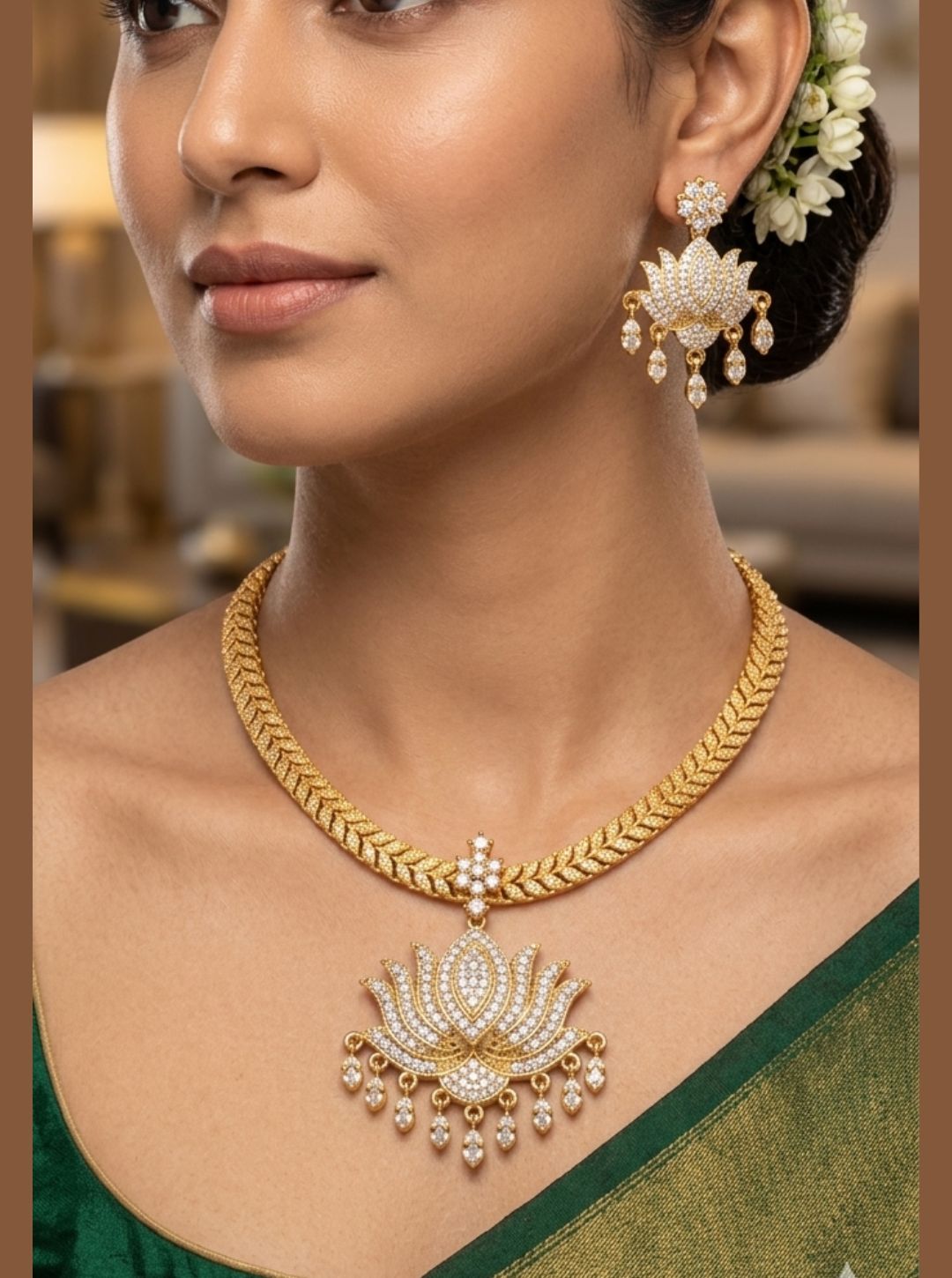 Antique gold lotus pendant necklace