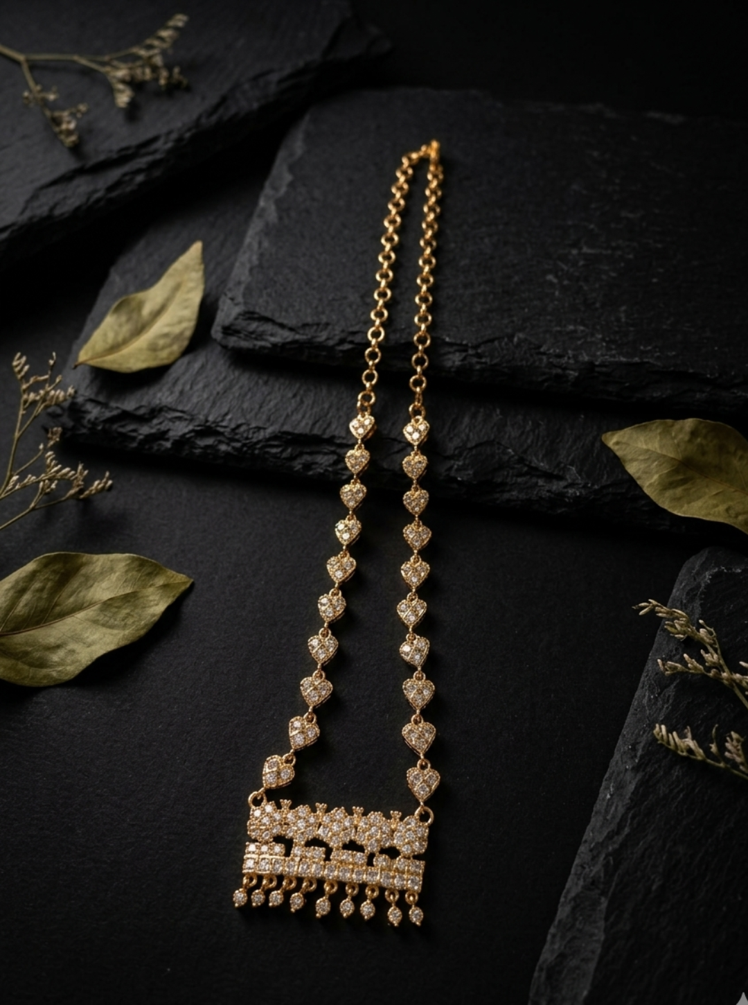 NIHARIKA IMPON NECKLACE