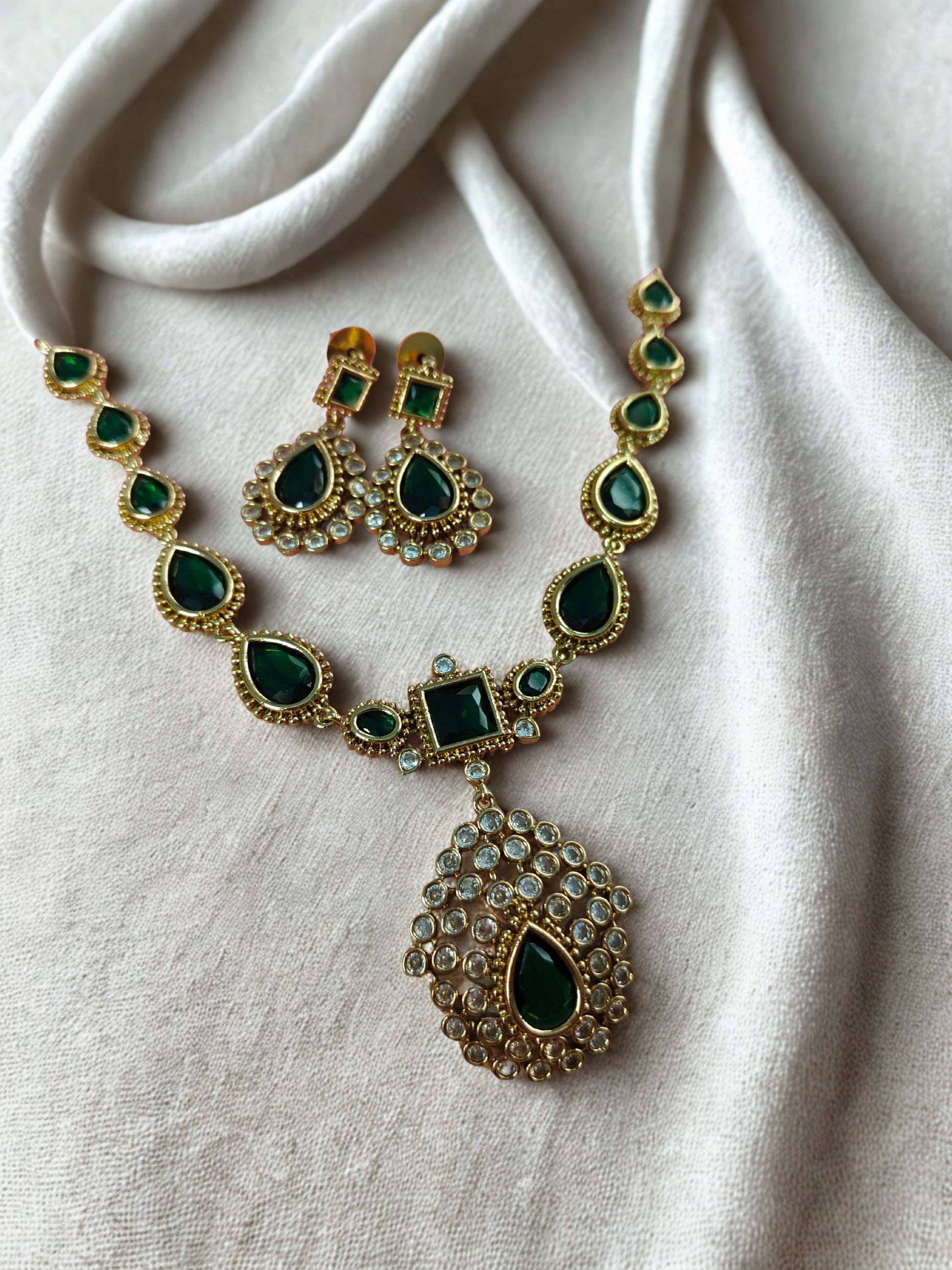 emerald necklace set