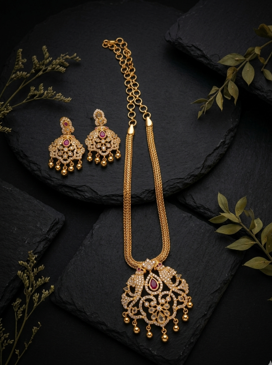 AADVIKA CHAIN PENDANT NECKLACE