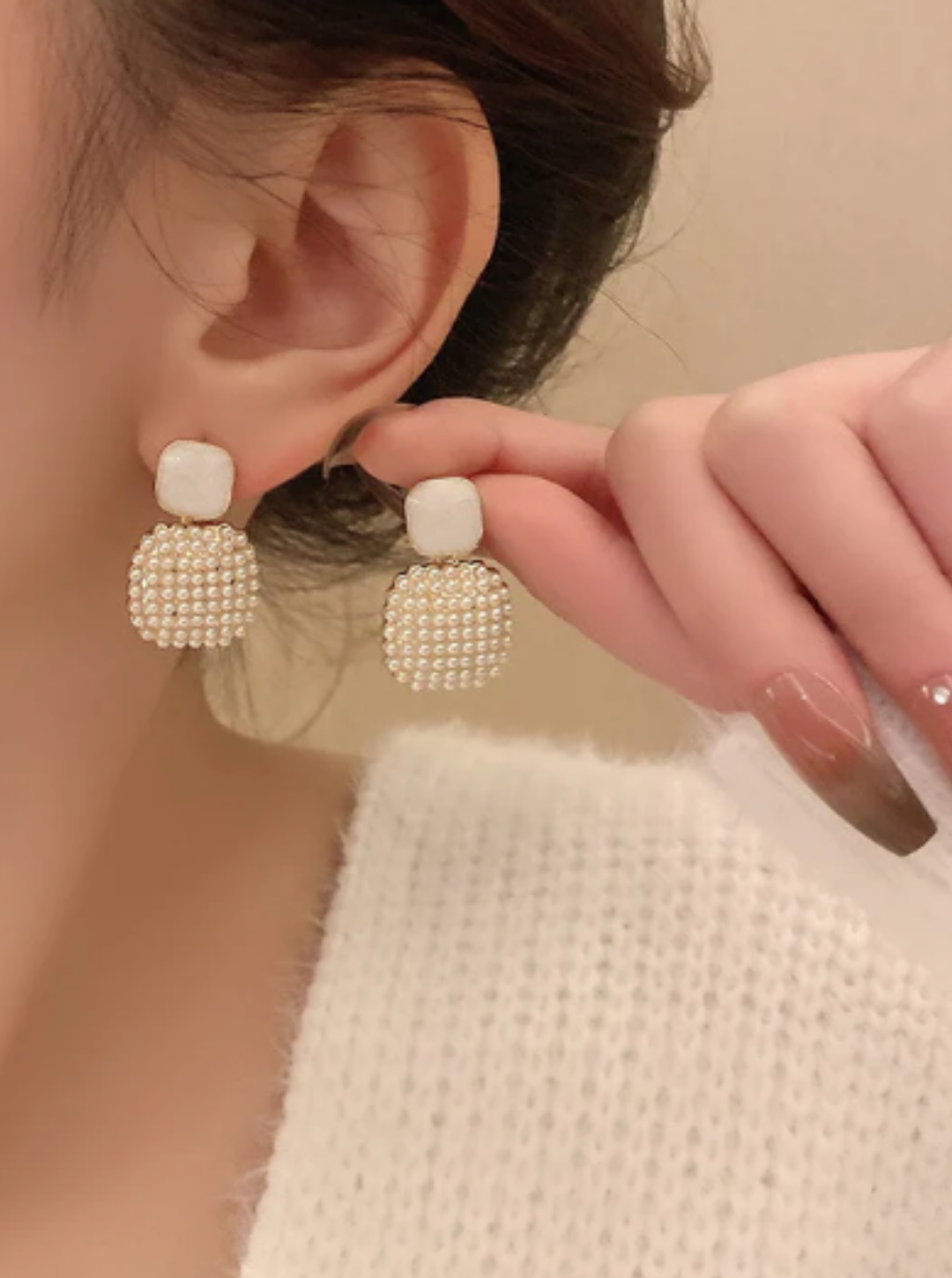 Pearl Cluster Chic Stud Earrings with gold frame – Ladybreeze