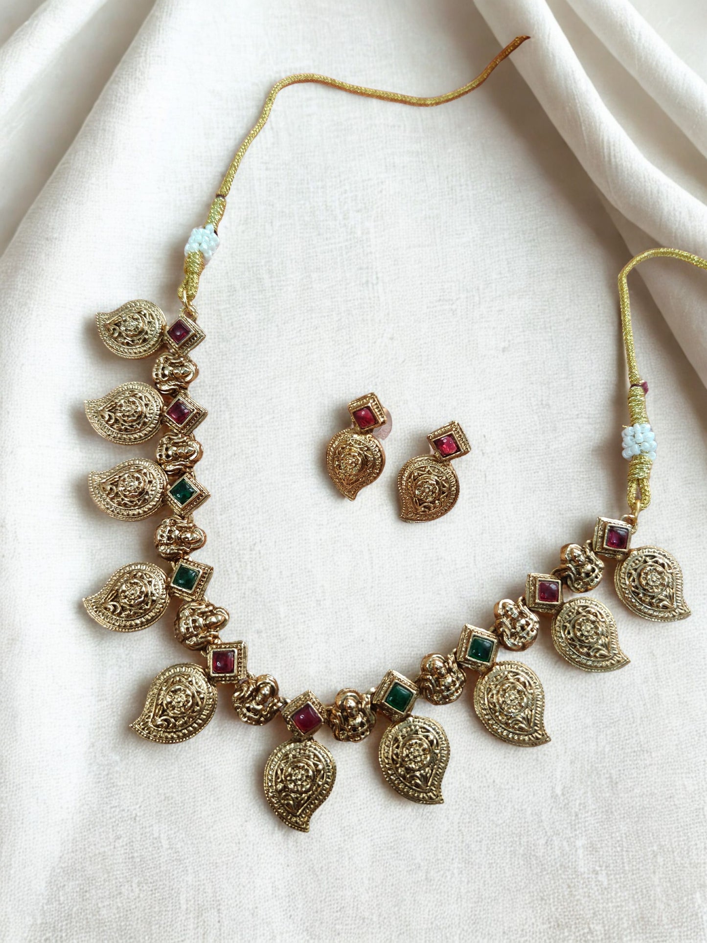 MANGO-MALAI CHOKER NECKLACE