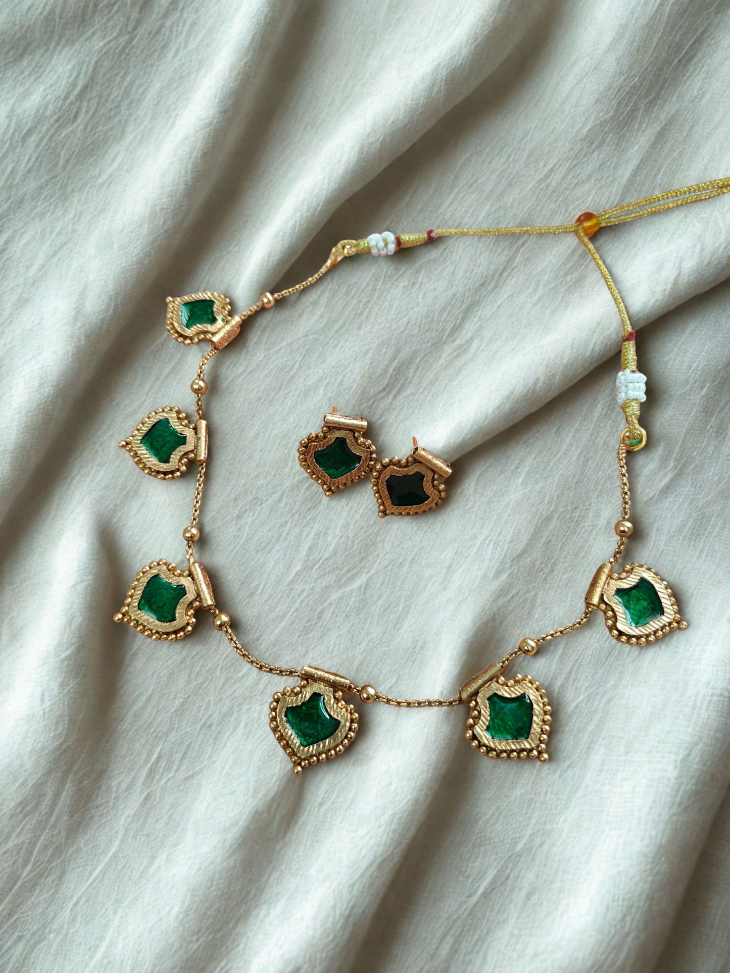 PALAKKA INVISIBLE NECKLACE