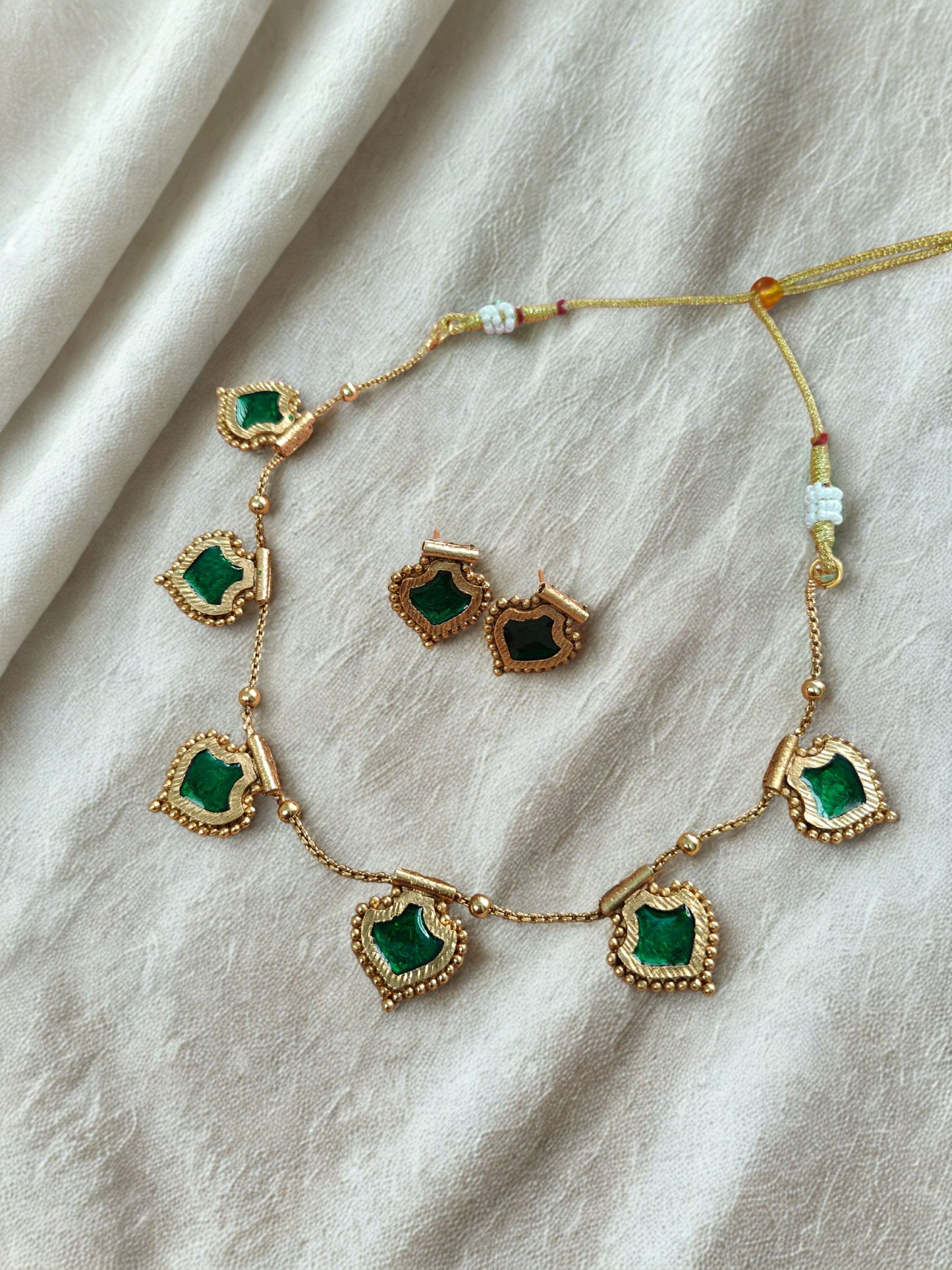 PALAKKA INVISIBLE NECKLACE