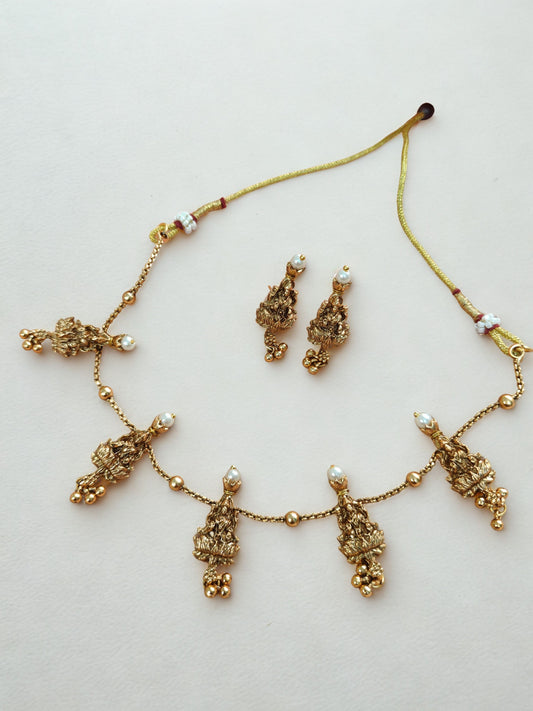 Lakshmi choker necklace