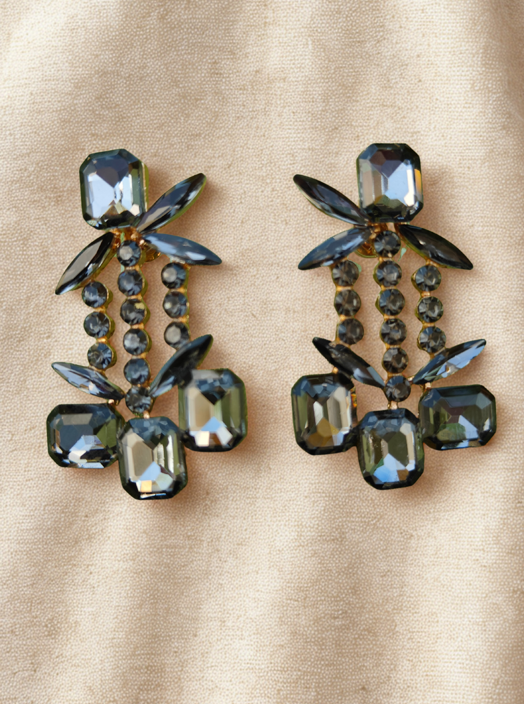 CRYSTAL GLASS EARRINGS