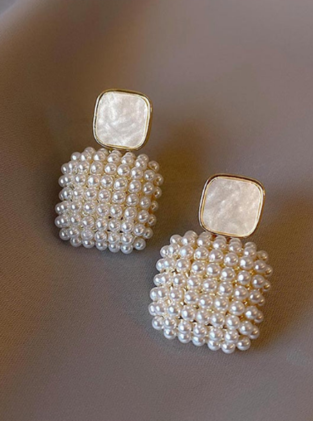 Pearl Cluster Chic Stud Earrings with gold frame – Ladybreeze