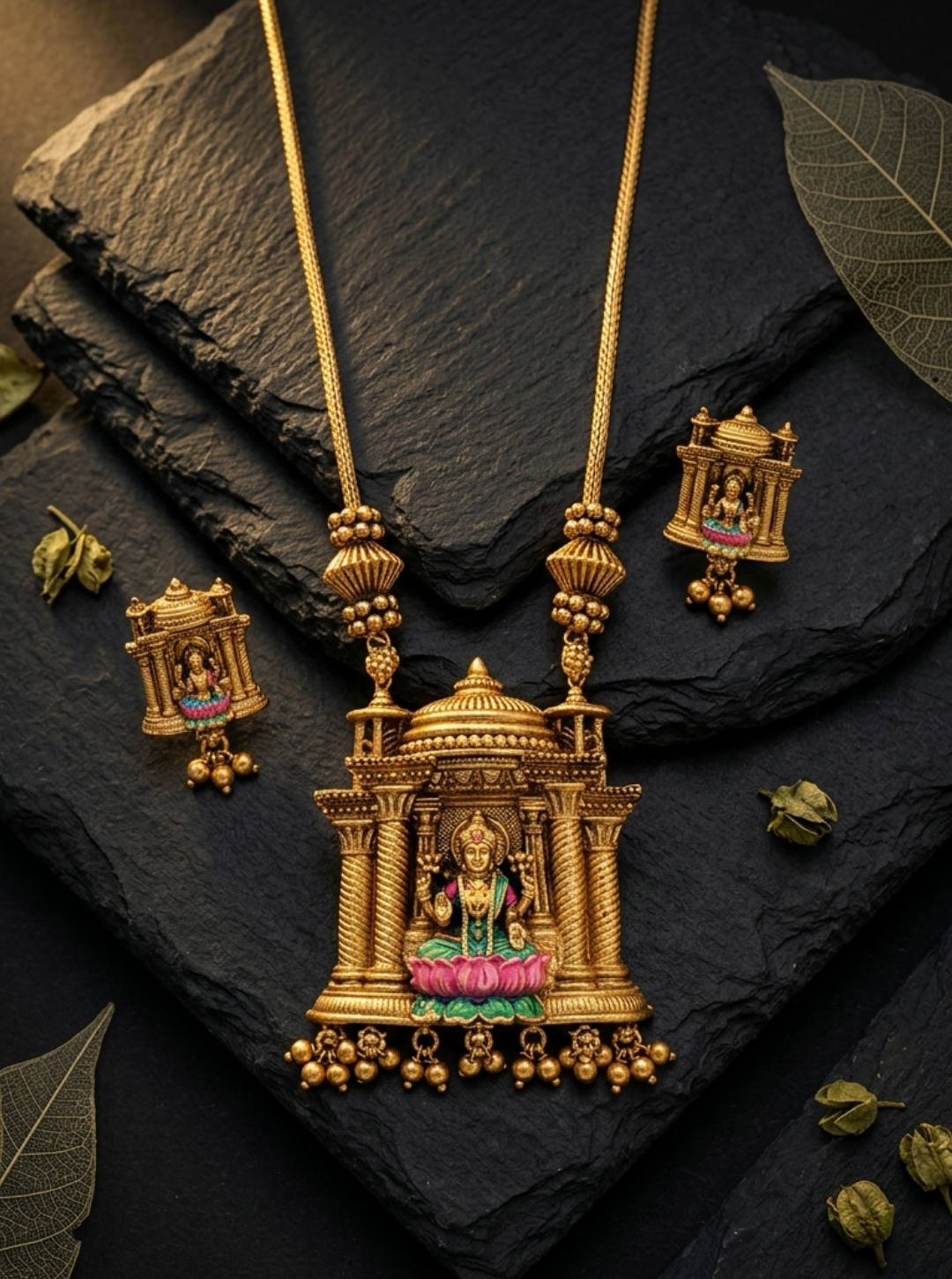 LAKSHMIYA PENDANT NECKLACE