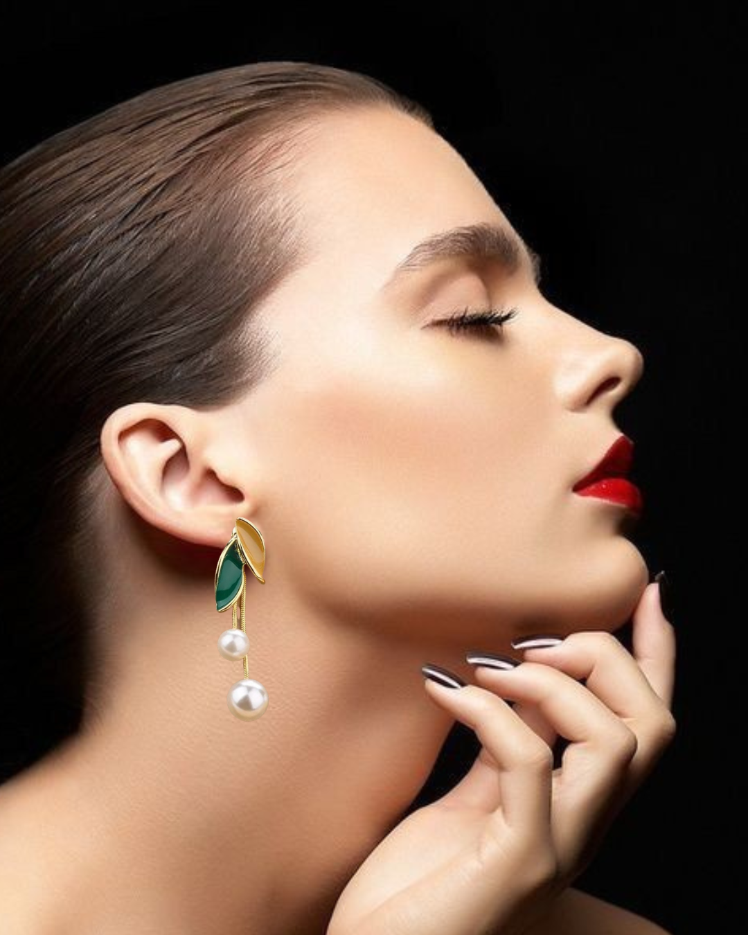 ELEGANT LEAF PEARL EARRINGS