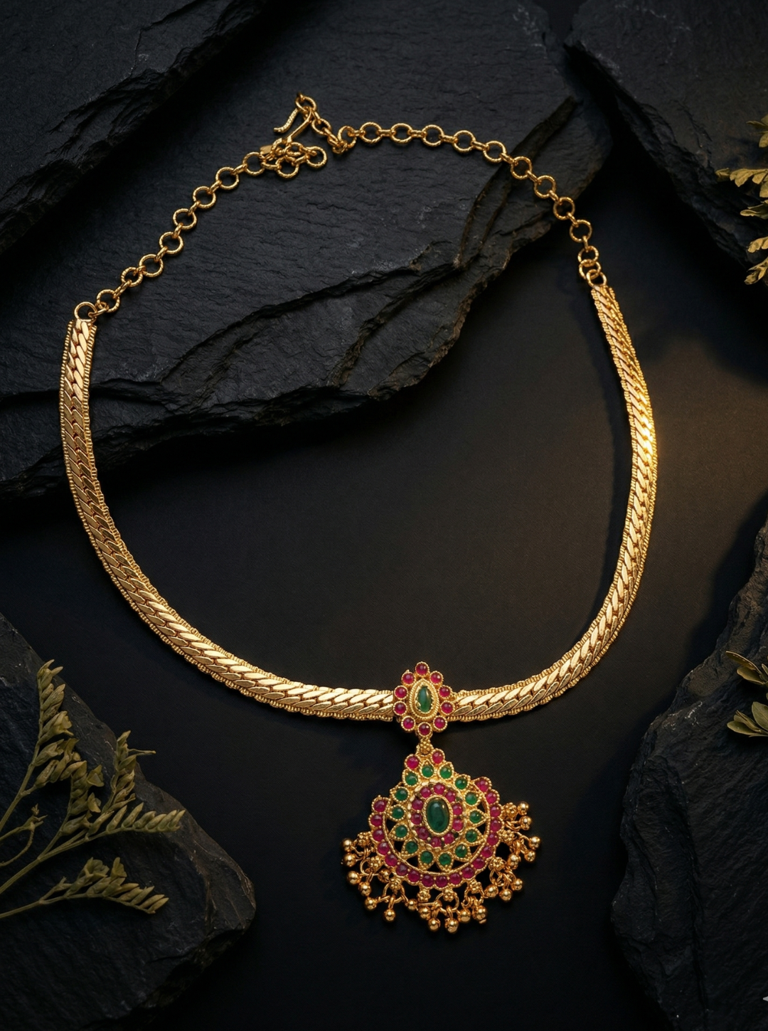 VASUNDRA CHAIN-PENDANT NECKLACE