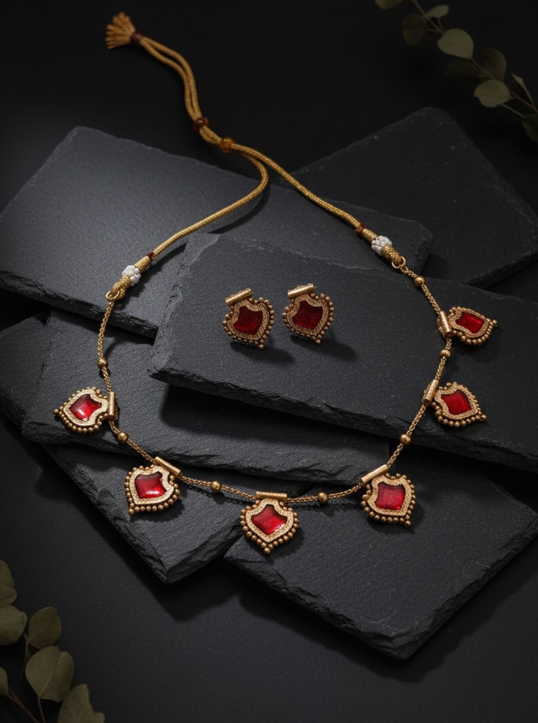 PALAKKA INVISIBLE NECKLACE