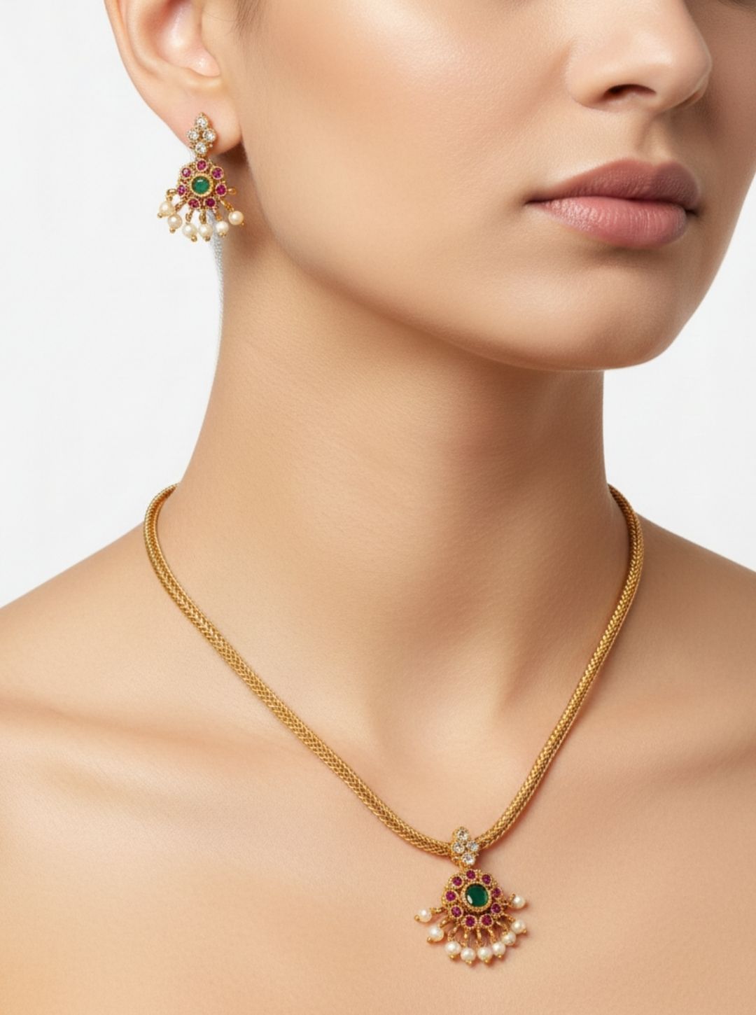 FLORAL CHAIN PENDANT NECKLACE