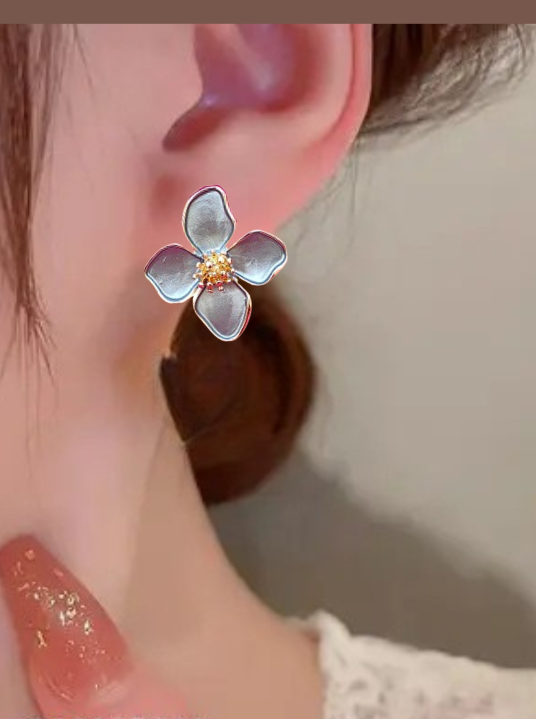 FLORAL STUD EARRINGS