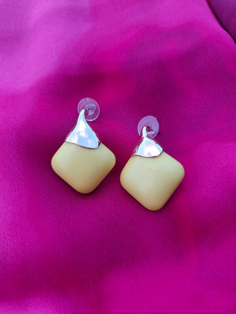 MULTICOLOR BUD EARRINGS