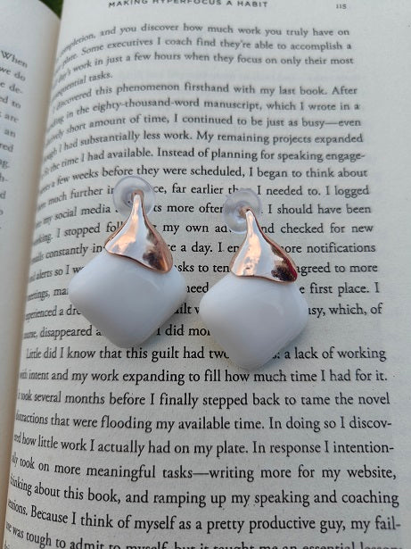 MULTICOLOR BUD EARRINGS