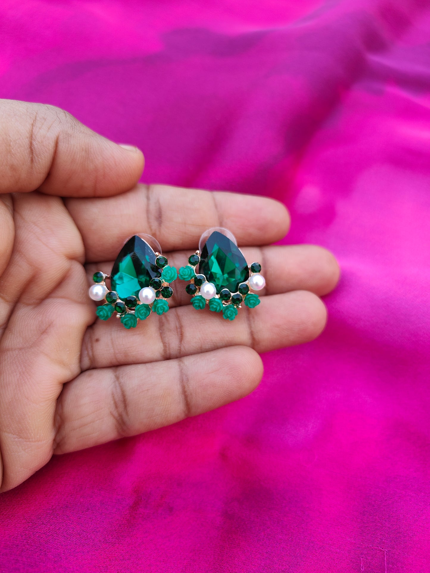 MEADOW PEARL CHARM EARRINGS
