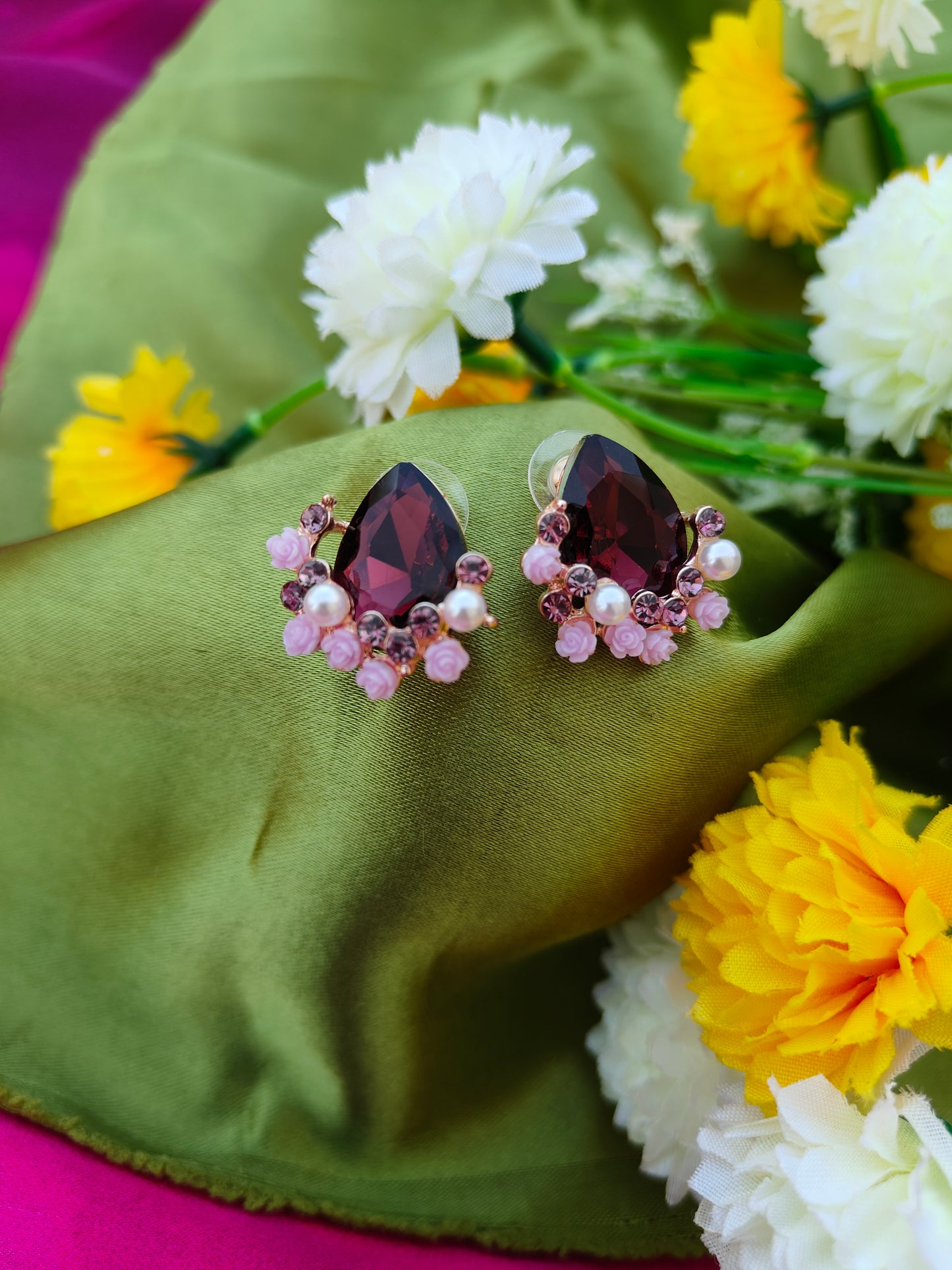 WINE ROSE GLEAM EARRINGS