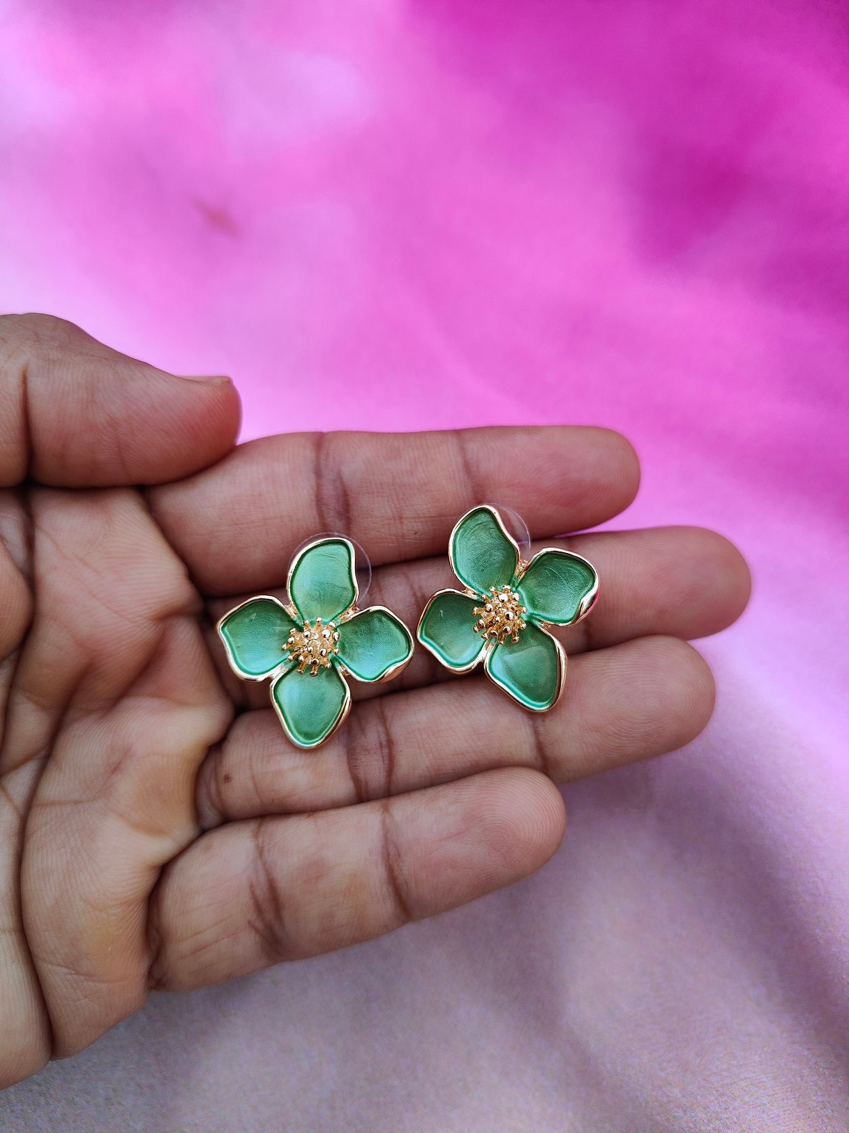 FLORAL STUD EARRINGS