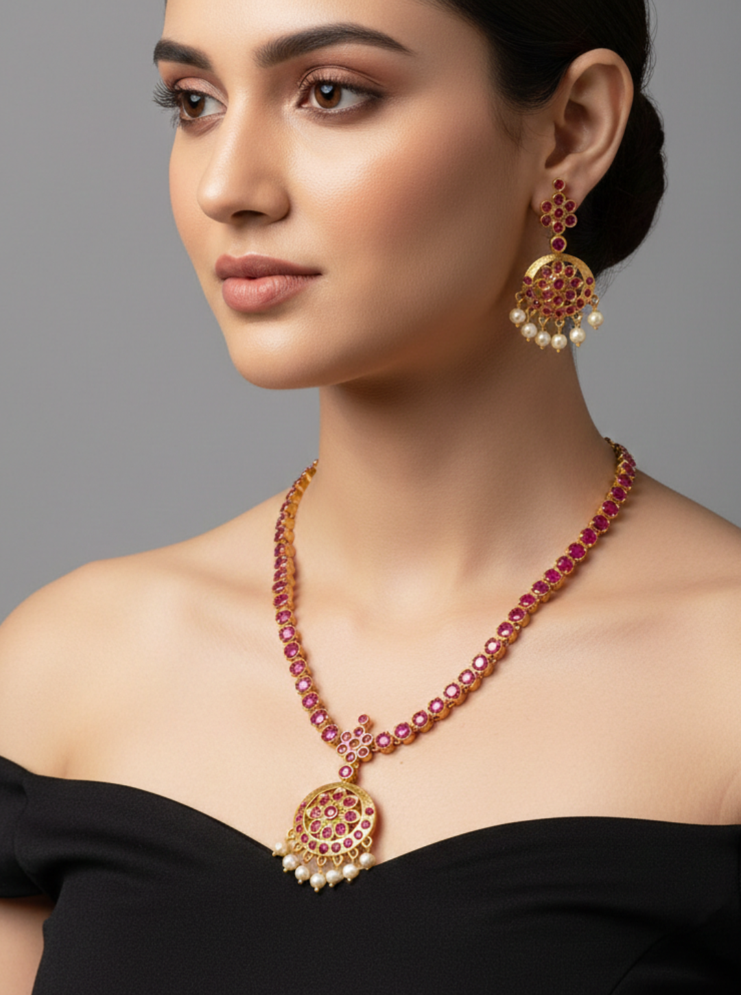 TRADITIONAL RUBY EMERALD NECKLACE