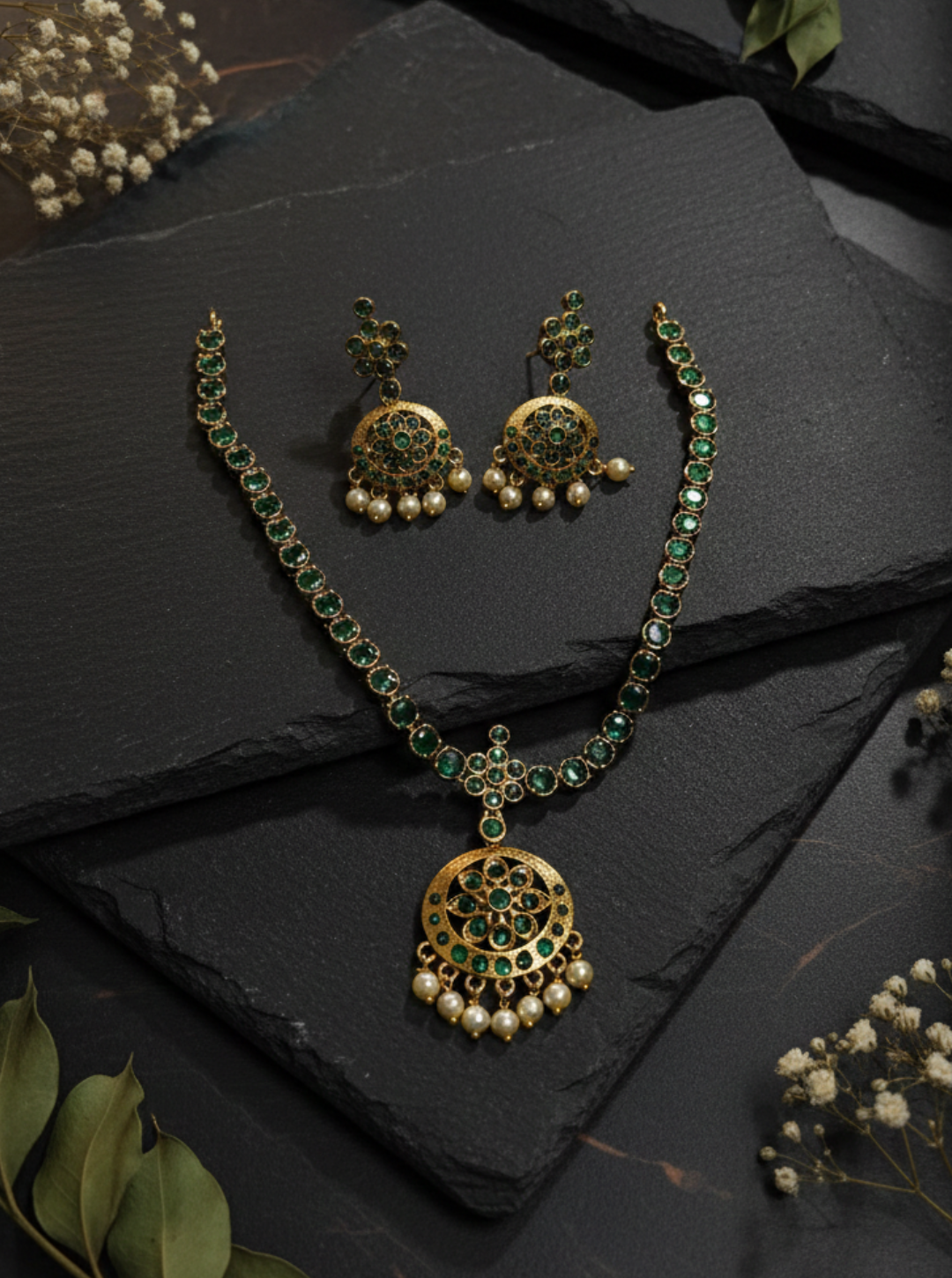 TRADITIONAL RUBY EMERALD NECKLACE