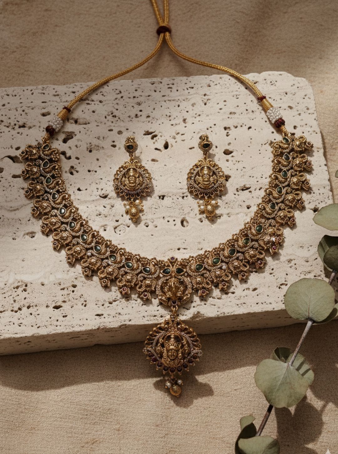 TEMPLE MOTIF NECKLACE