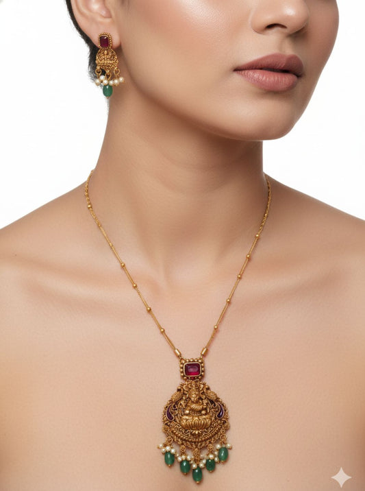TEMPLE PENDANT NECKLACE