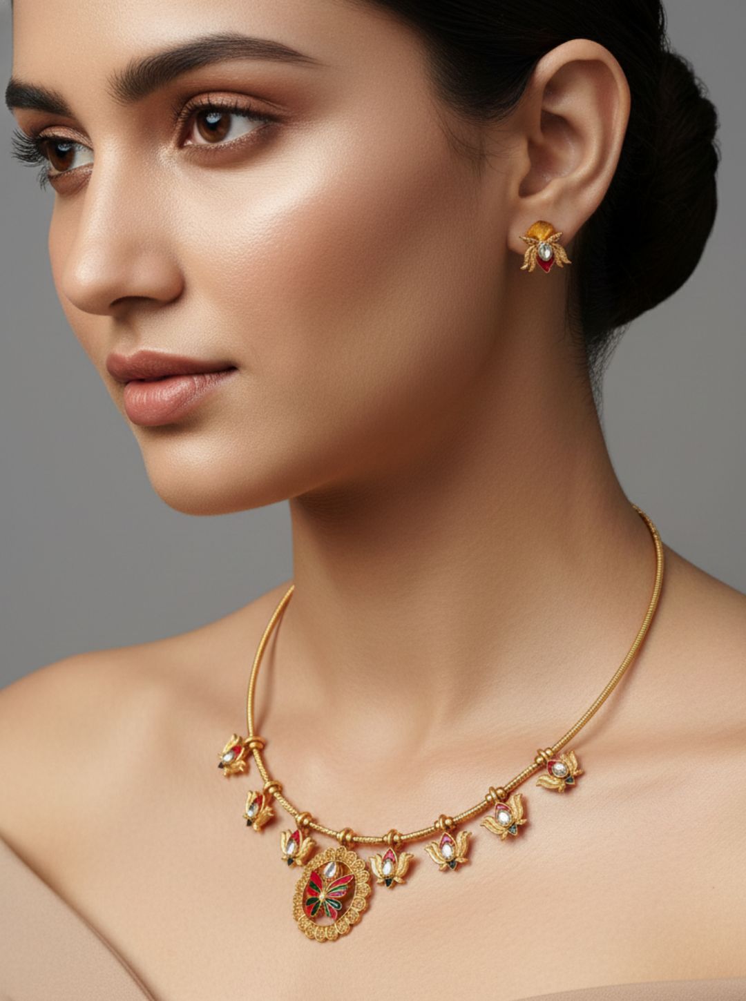 LOTUS MOTIF PENDANT NECKLACE