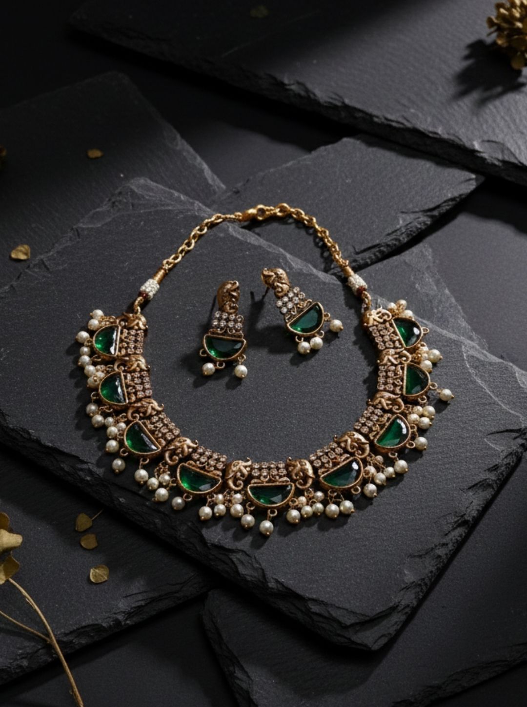 DUAL EMRALD CHOKER NECKLACE