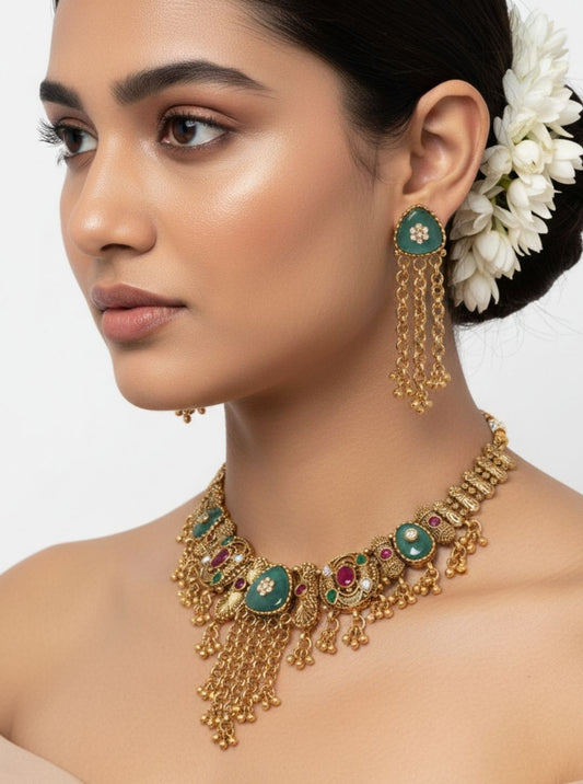RICH EMERALD TASSEL TEMPLE NECKLACE