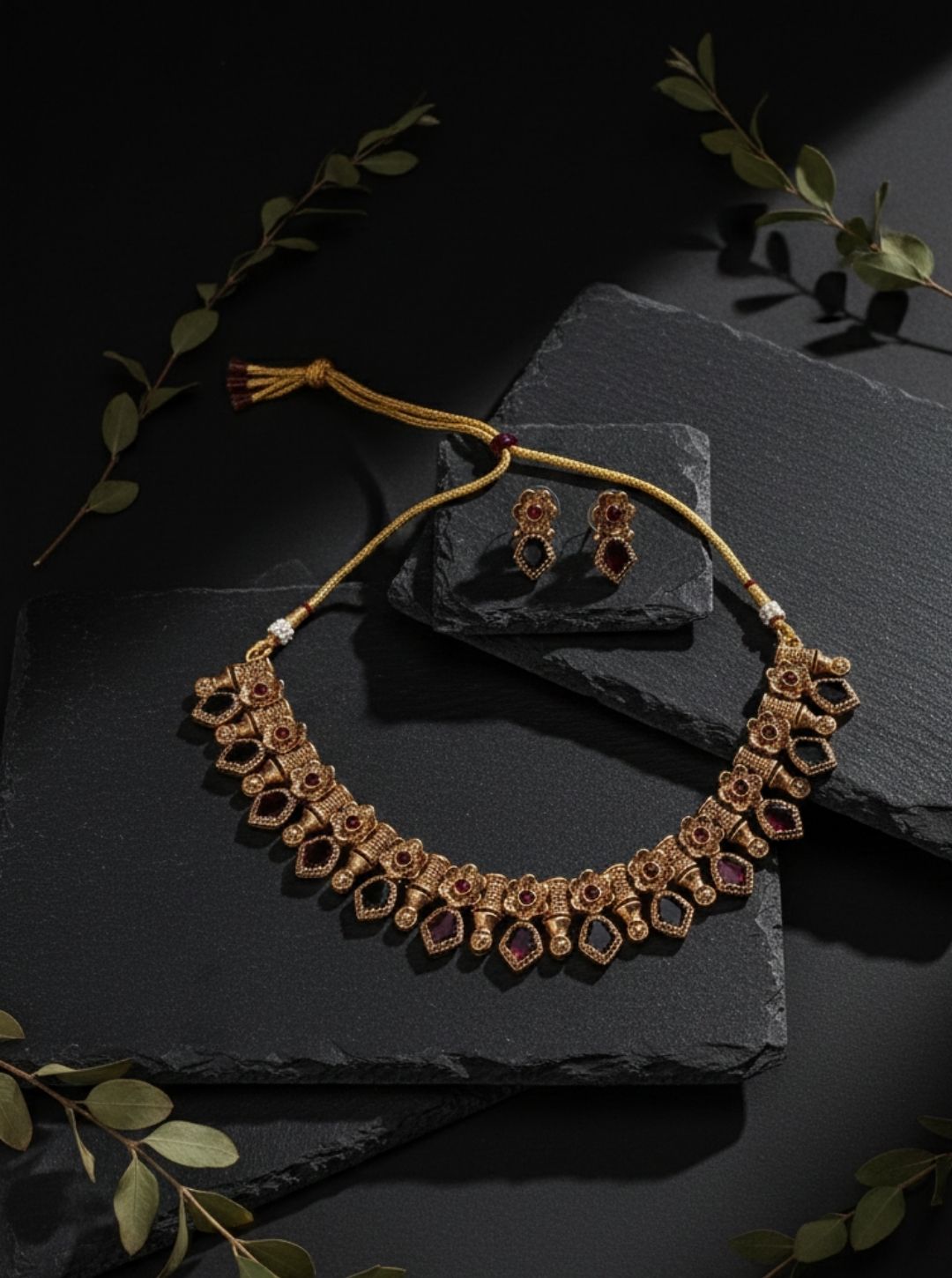 HERITAGE TEMPLE NECKLACE