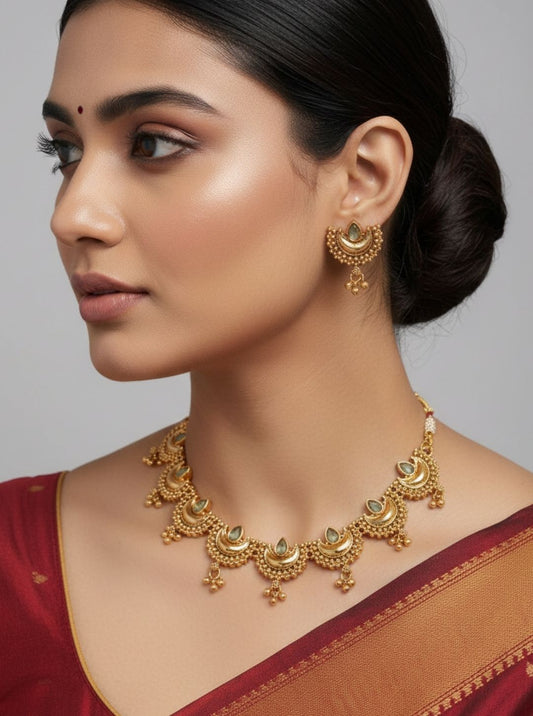 MOONCREST ANTIQUE NECKLACE