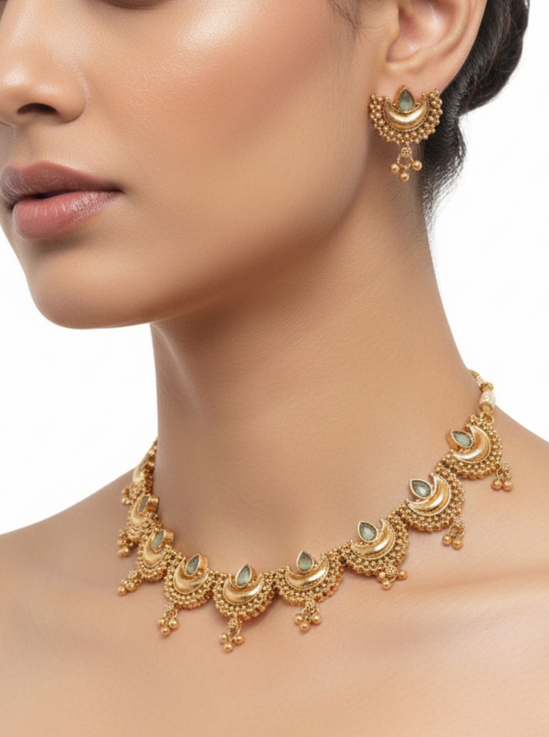 MOONCREST ANTIQUE NECKLACE