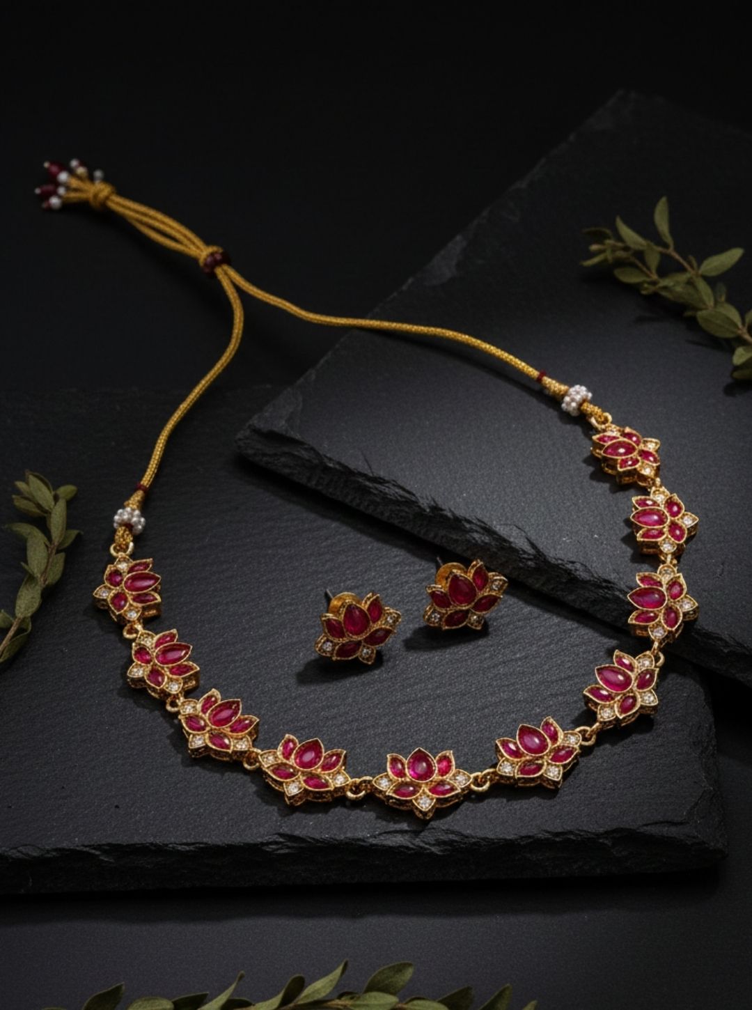 EMERALD BLOOM FLORAL NECKLACE