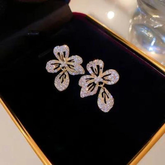 CRYSTAL BLOOM DROP EARRINGS