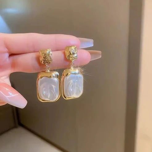 VINTAGE GLOSSY EARRINGS