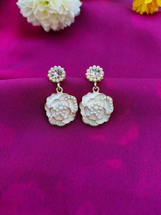 IVORY PETAL GLOW EARRINGS