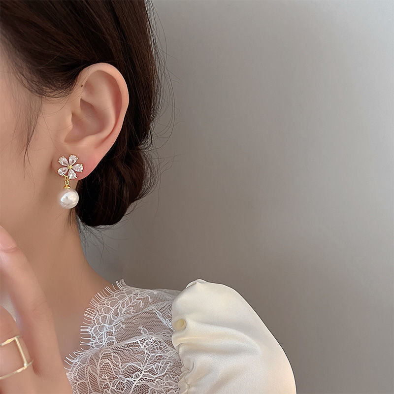 floral stud earrings with pearl drop – Ladybreeze